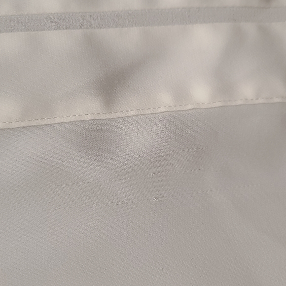 White blouse - Picture 3 of 4